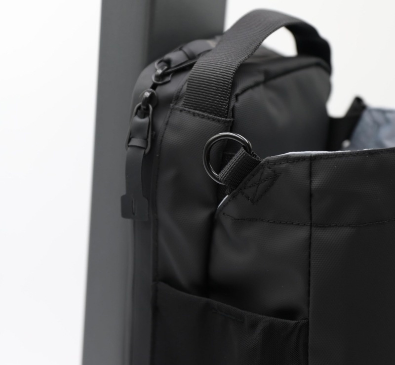 Magnet-Grip Gym Bag